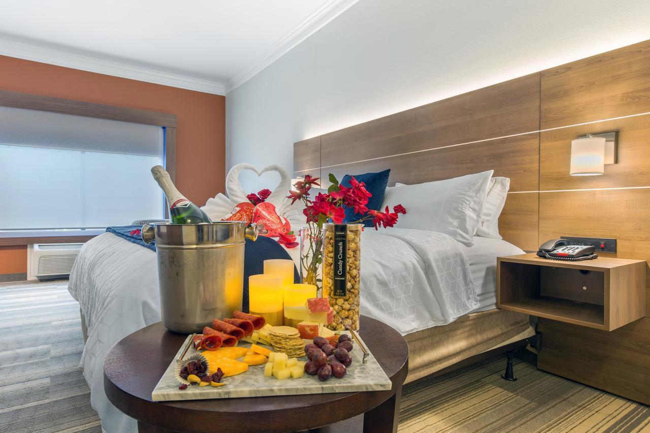 Holiday Inn Express Houston-Alvin By Ihg מראה חיצוני תמונה